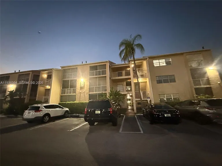 15325 SW 106th Ter #604 — Photo 3