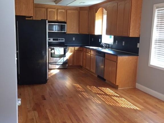 5th image of 3301 47th Avenue Pl NE