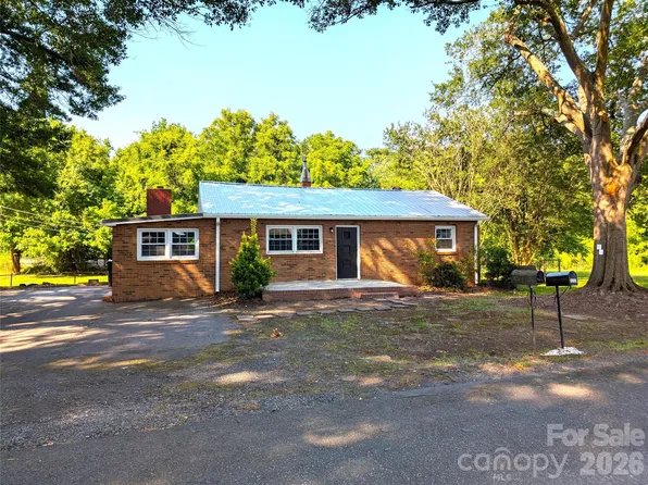 9207 Elgin Dr, Charlotte, NC 28214