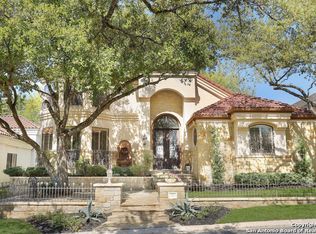 8 Tudor Gln, San Antonio, TX 78257