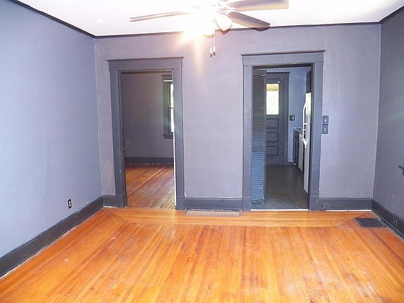 4th image of 1754 Courtland Ave