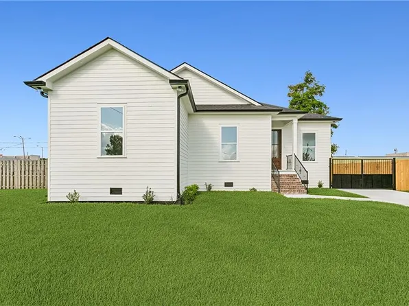 200 Perrin Dr, Arabi, LA 70032