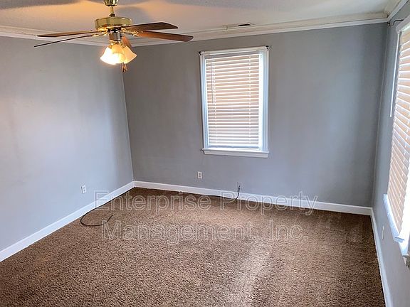 4th image of 3654 Mason Ave