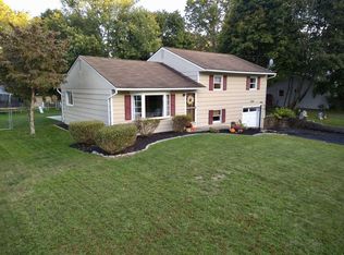 33 Westwood Dr, Newburgh, NY 12550