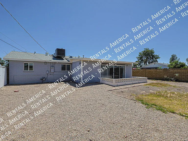 2114 W Myrtle Ave — Photo 24