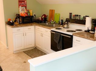 169 10th St #3, Providence, RI 02906