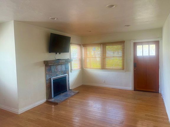 3rd image of 528 N Maria Ave