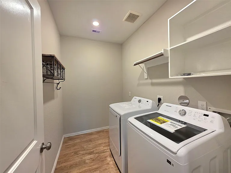 1902 Village Orchard Ln — Photo 24