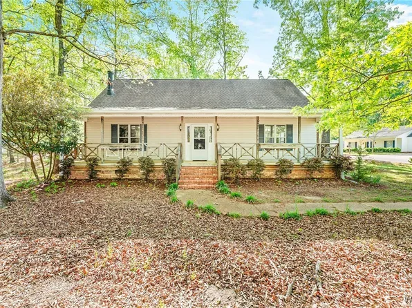 12863 N Country Dr, Northport, AL 35475