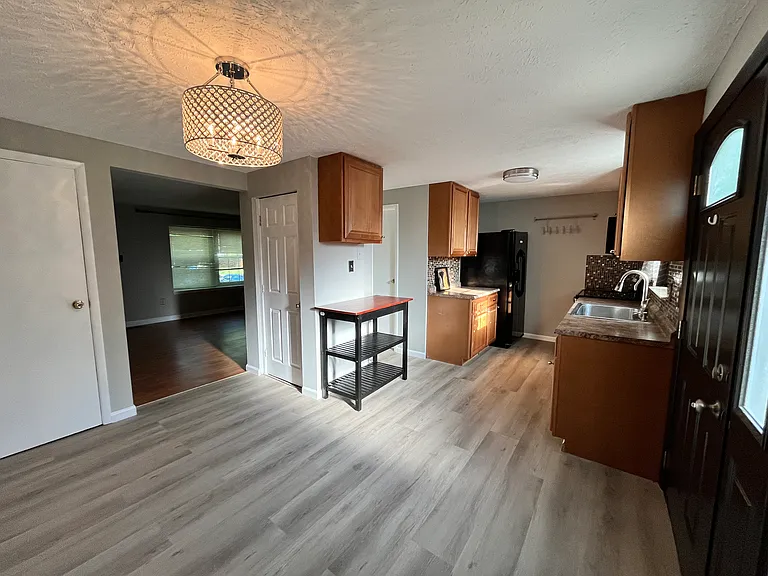 7766 Epsilon Dr — Photo 6