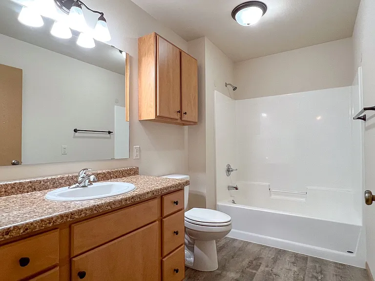 1201 N Memorial Drive 2401 Semling Dr — Photo 17