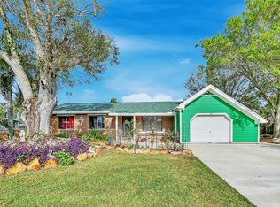 367 NE Midfield Ln, Port Saint Lucie, FL 34983