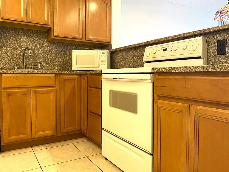2322 S Cypress Bend Dr #711 — Photo 6