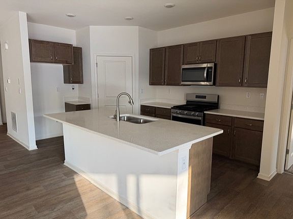 3rd image of 6321 Aspen Ln