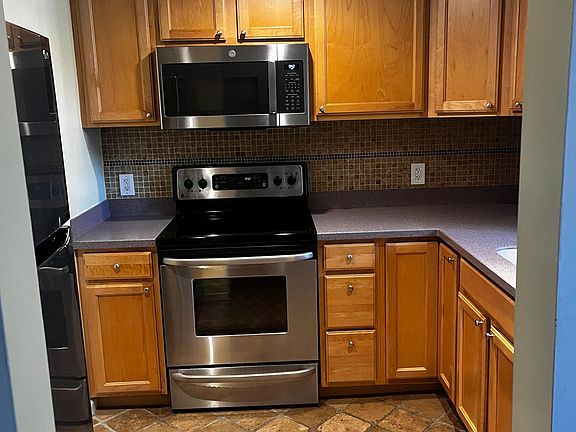 3rd image of 3004 S Columbus St APT C2