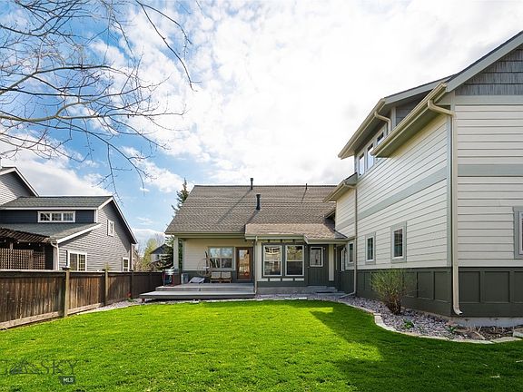 3rd image of 3281 Gardenbrook Ln