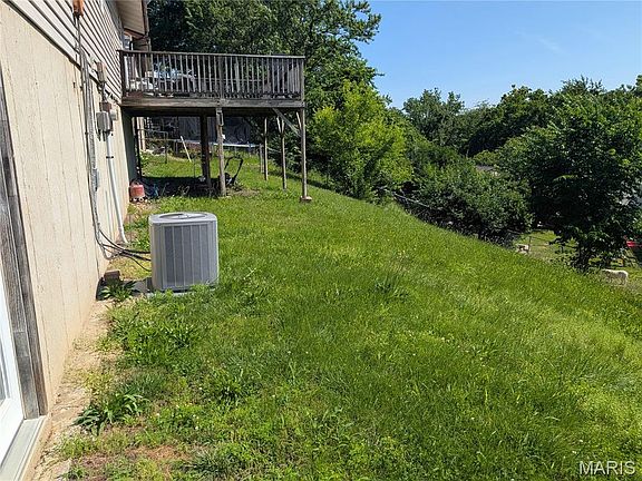 3rd image of 2552 Somerville Dr