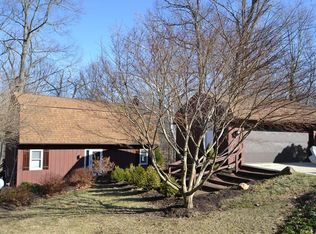 7125 River Rd, Olmsted Falls, OH 44138