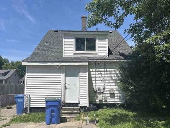 3rd image of 6752 Meadow Ave