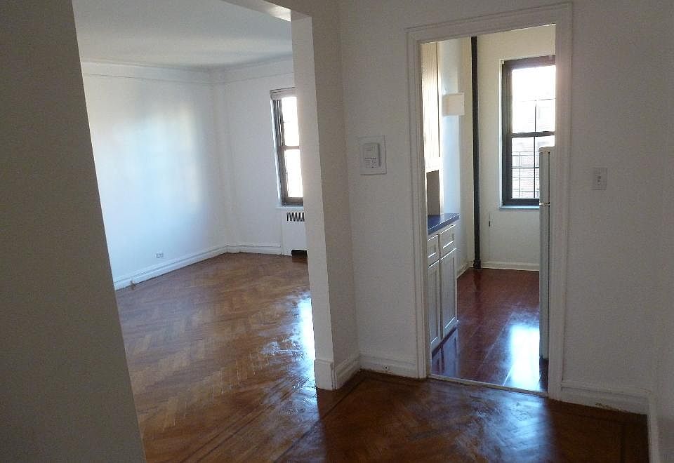 2nd image of 50 Park Ter W APT 5G