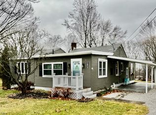 1573 Woods Rd, Akron, OH 44306