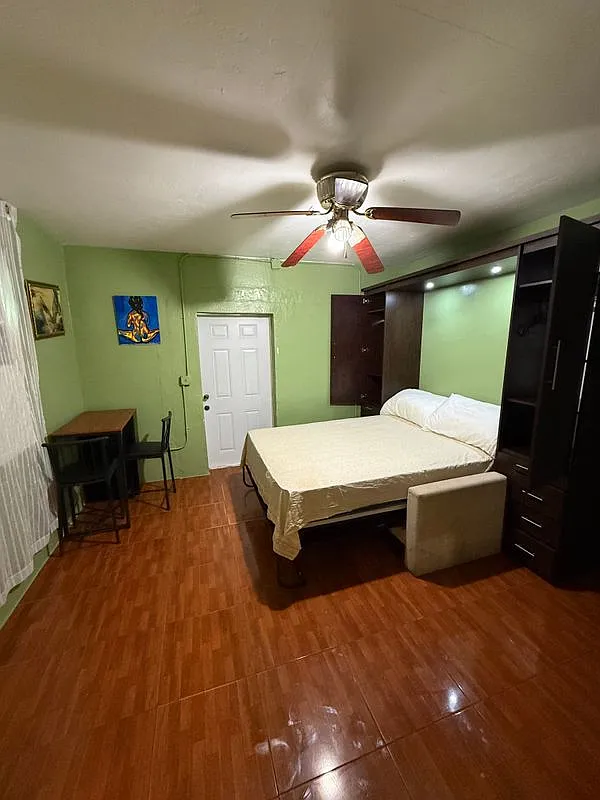 Studio, 1.0 bath, 900 sqft, $1,300 — Photo 2