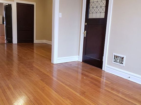 2nd image of 3704 Fairview Ave APT 2E
