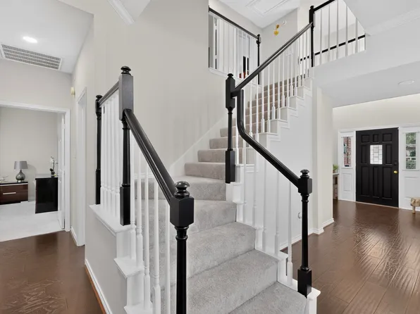 3400 Paint Brush Ln, Bedford, TX 76021