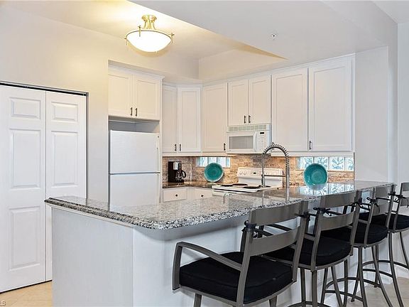 4th image of 4651 Turnberry Lake Dr Unit 101