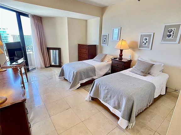 5th image of 201 Crandon Blvd APT 1235