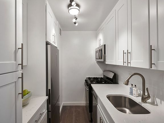 4th image of 180 W End Ave APT 21P