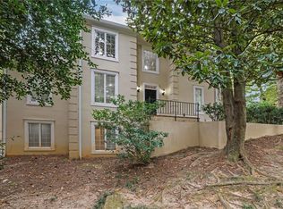 10 Braemore Dr, Sandy Springs, GA 30328