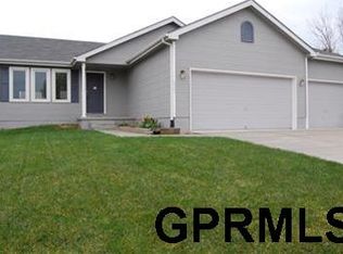 2301 Chanticleer Cir, Lincoln, NE 68521