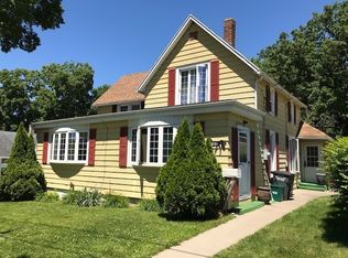 221 May Ct, Dixon, IL 61021