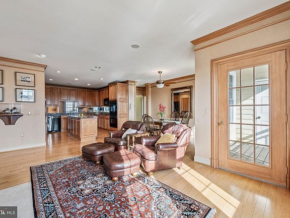 3rd image of 701 Fallsgrove Dr APT 408