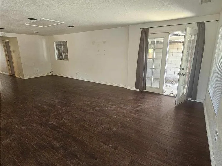 1223 Rose St — Photo 8