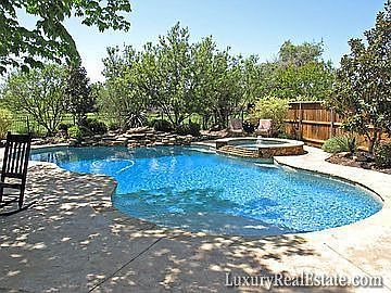 2nd image of 305 Stonington Ln
