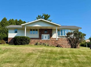 5504 British Hollow Rd, Potosi, WI 53820