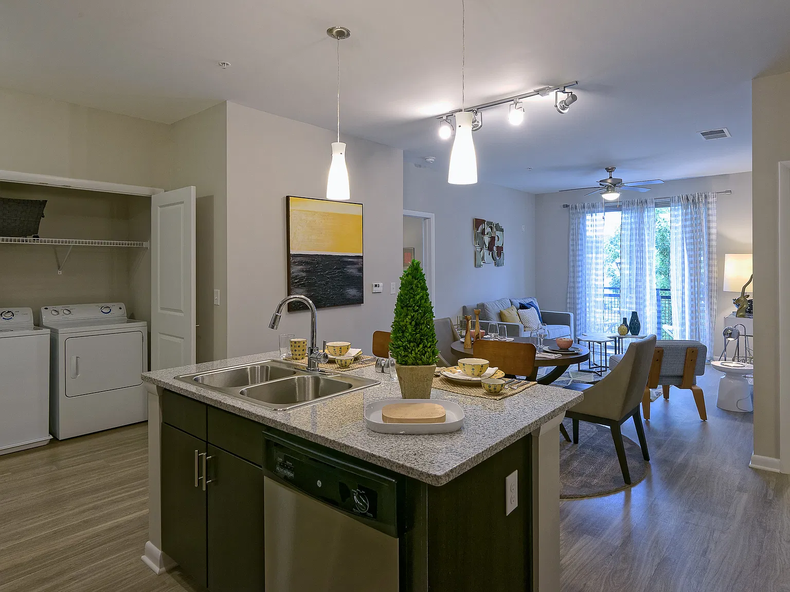South Ridge Apartments — Photo 2