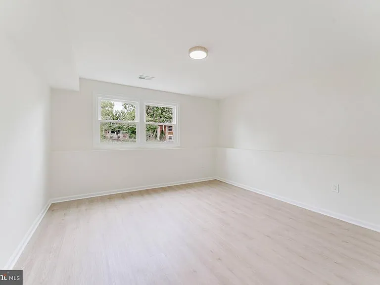 7107 Sontag Way — Photo 38