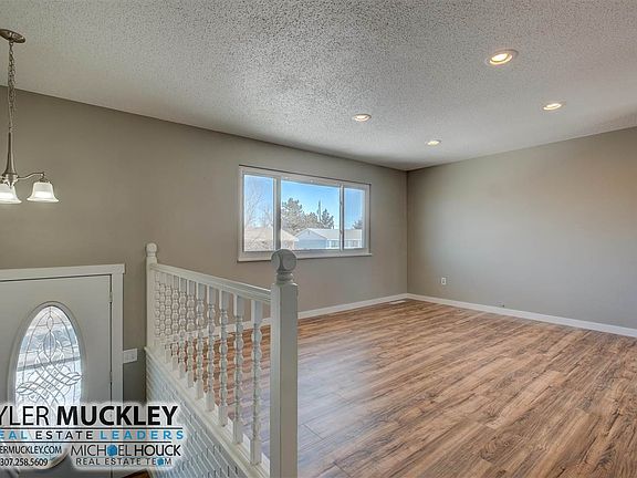 3rd image of 422 Buena Vista St
