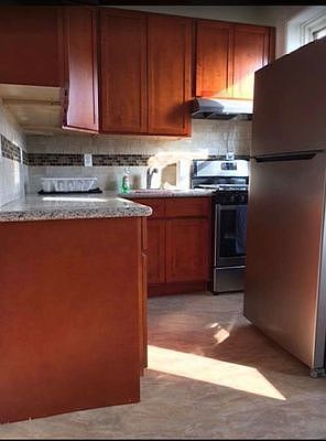 2nd image of 436 47th St #3