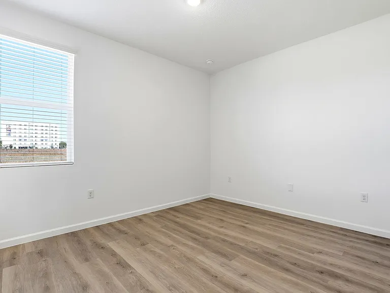 Venture Apartments — Photo 77