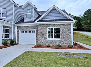 940 Kensington Park Rd, Fayetteville, NC 28311