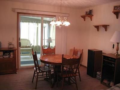 3rd image of 533 Allis Pl W