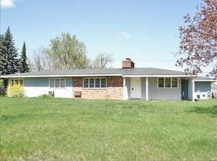 129 Belhaven Rd, Troy, MI 48085