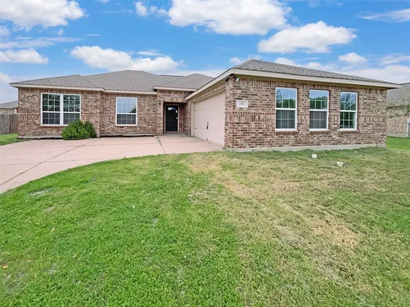 408 Lake St, Red Oak, TX 75154
