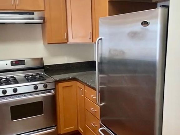 4th image of 1355 Valencia St APT 5