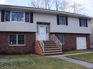 67 Miller St, Saddle Brook, NJ 07663