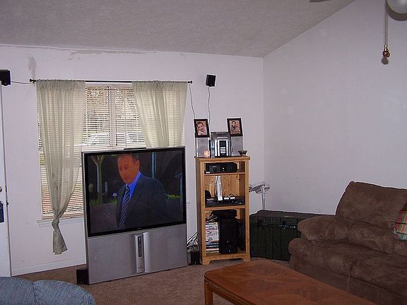 4th image of 42 N Berwick Dr